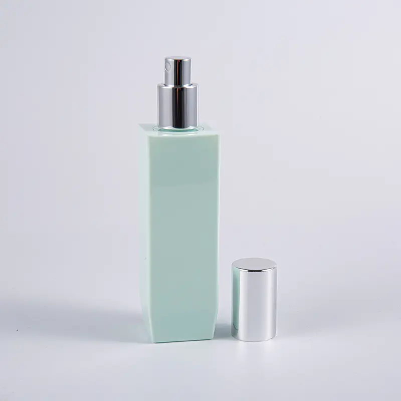 Pelbagai Warna Pilihan Bentuk Persegi 150ml Botol Losyen Dinding Tebal PETG Dengan Penutup Pam Aluminium 